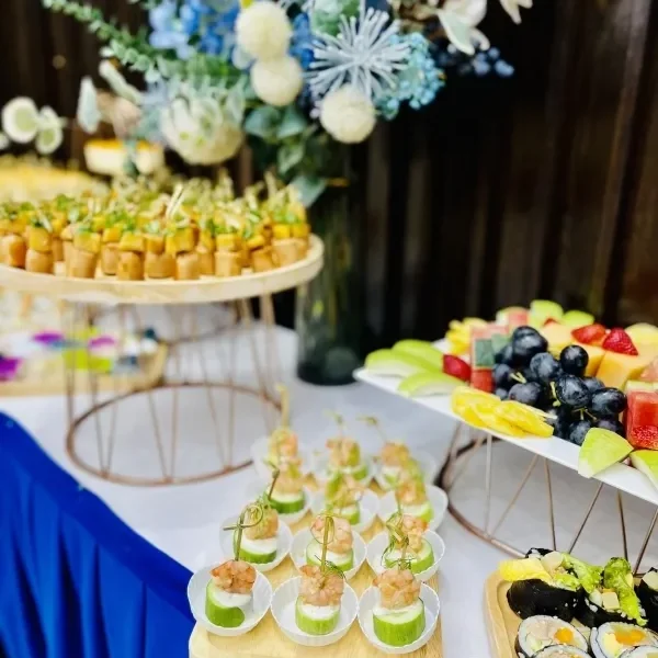 Vuông Tròn Catering