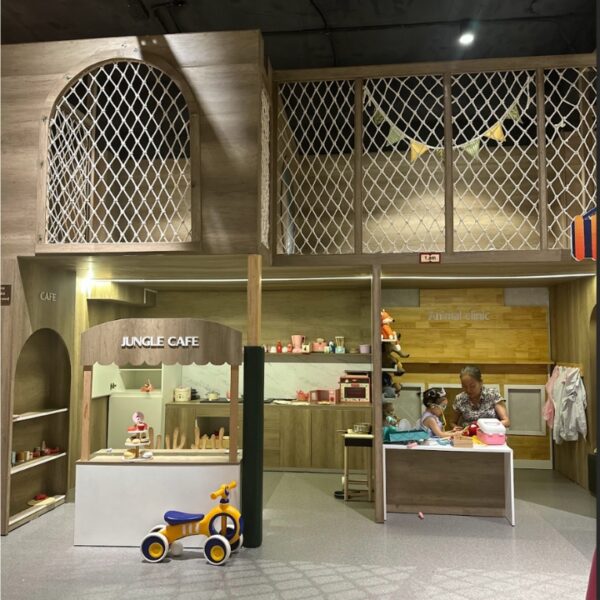 Jungle Family and Kids Cafe