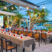 Nhà Hàng Không Gian