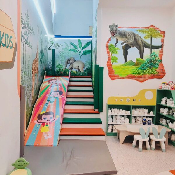 OH MY KIDS PREMIUM CAFE