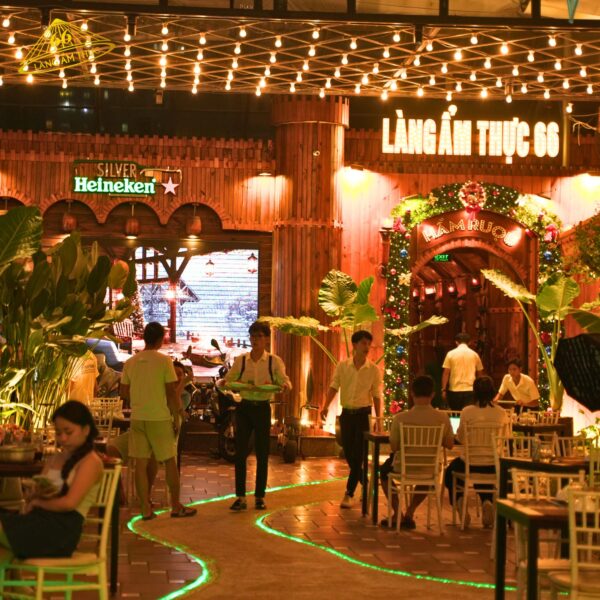 Làng Ẩm Thực 66