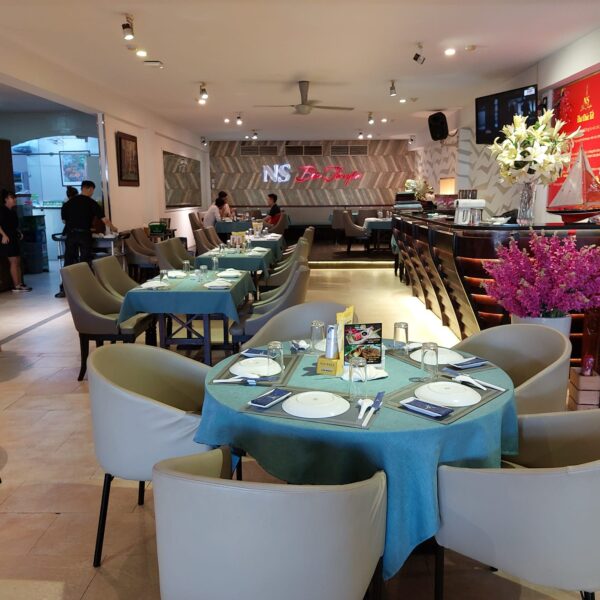 Nhà Hàng Bến Thuyền