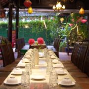 Nhà Hàng Đất Sét