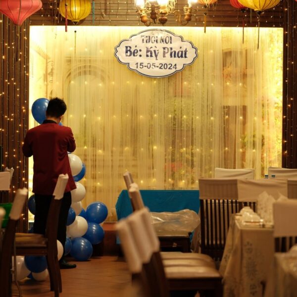 Nhà Hàng Đất Sét