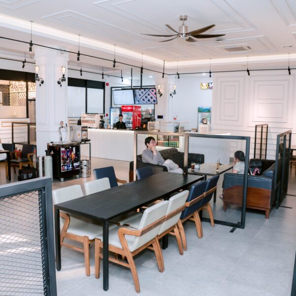 Gazua Cafe & Restaurant