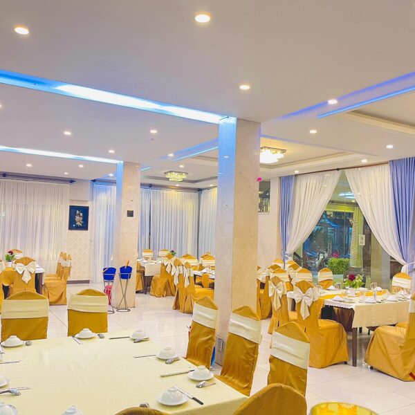 Nhà Hàng Hương Huyền