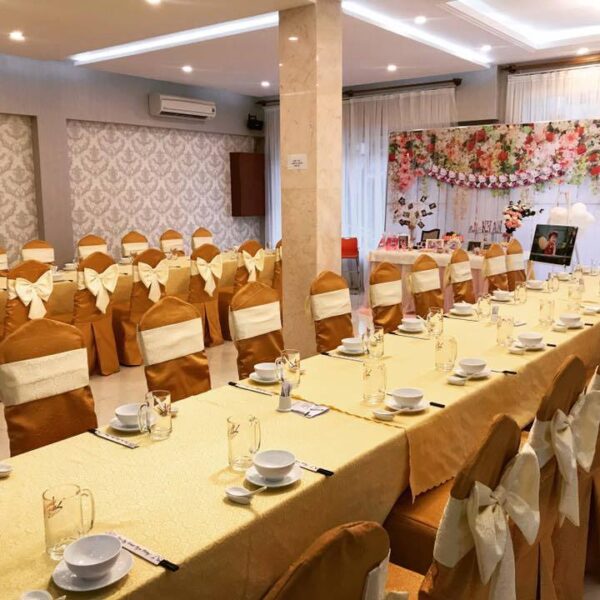 Nhà Hàng Hương Huyền