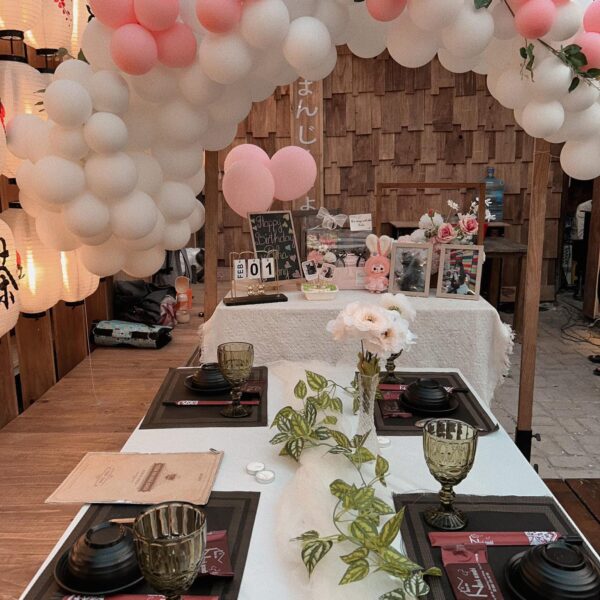 Tiệm Ăn Nhà Khói