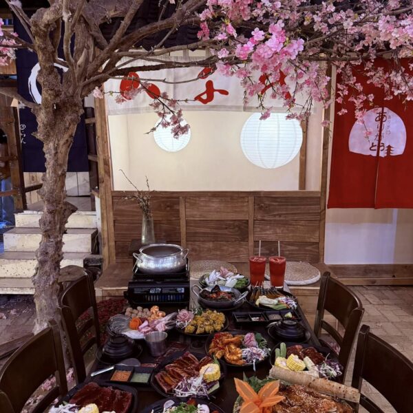 Tiệm Ăn Nhà Khói