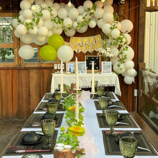 Tiệm Ăn Nhà Khói