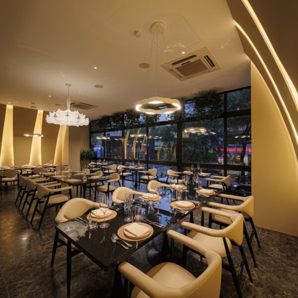 𝐋ü𝐧𝐞 𝐑𝐞𝐬𝐭𝐚𝐮𝐫𝐚𝐧𝐭 & 𝐁𝐚𝐫