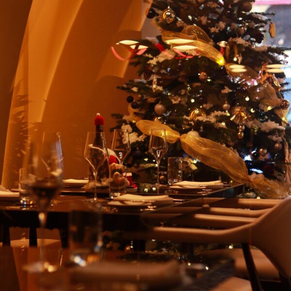 𝐋ü𝐧𝐞 𝐑𝐞𝐬𝐭𝐚𝐮𝐫𝐚𝐧𝐭 & 𝐁𝐚𝐫