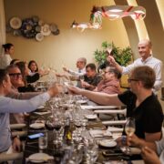 𝐋ü𝐧𝐞 𝐑𝐞𝐬𝐭𝐚𝐮𝐫𝐚𝐧𝐭 & 𝐁𝐚𝐫