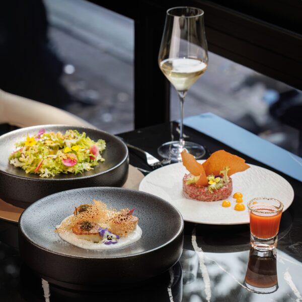 𝐋ü𝐧𝐞 𝐑𝐞𝐬𝐭𝐚𝐮𝐫𝐚𝐧𝐭 & 𝐁𝐚𝐫