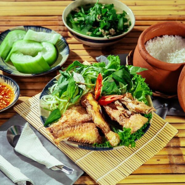 Cơm Niêu Làng Tre