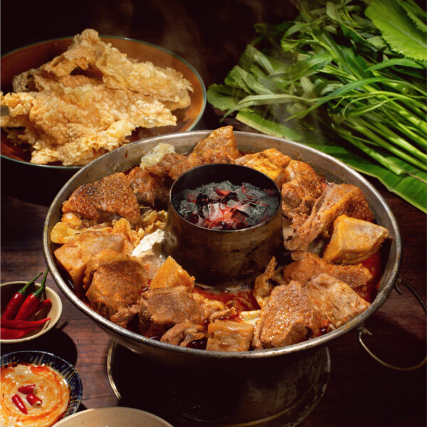 Bếp Nhà Lục Tỉnh