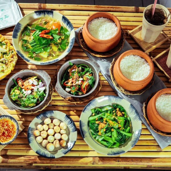 Cơm Niêu Làng Tre