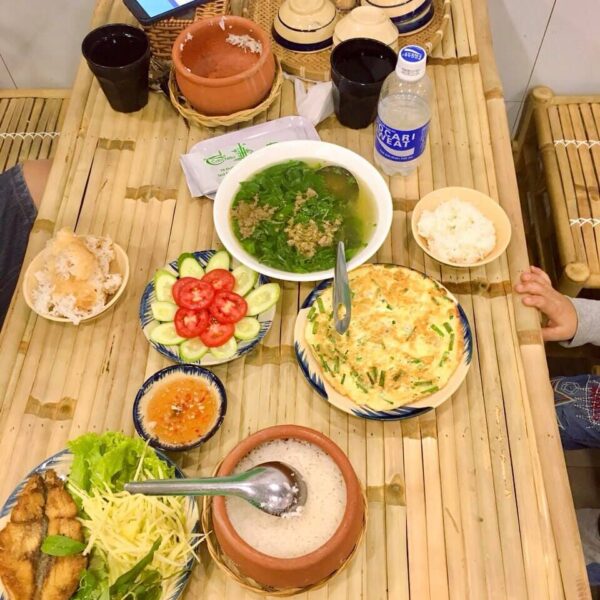 Cơm Niêu Làng Tre