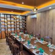 Nhà Hàng Mùa Nước Nổi