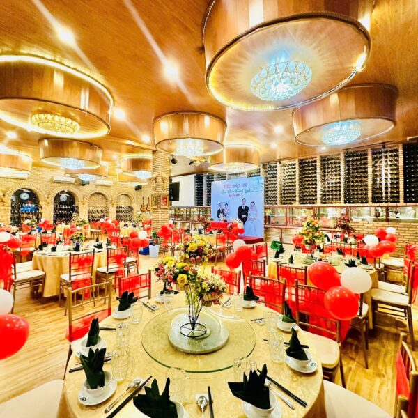 Nhà Hàng Những Người Bạn