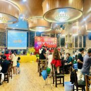 Nhà Hàng Những Người Bạn