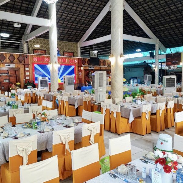 Nhà Hàng Những Người Bạn