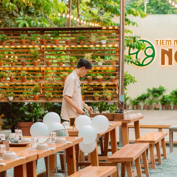 Tiệm Nướng Nọ Trong Vườn