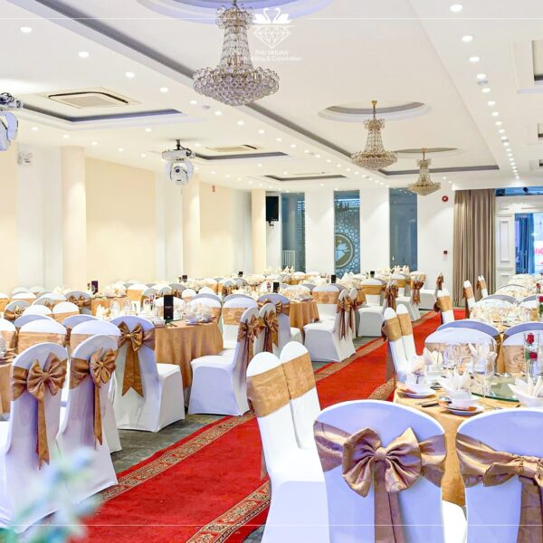 - Đặt bàn tiệc công ty TP.HCM nhanh gọn, đơn giản qua Vispace. Liên hệ ngay - Nhận báo giá miễn phí & ưu đãi độc quyền!