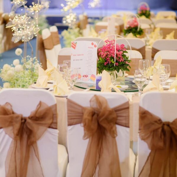 Nhà Hàng Hoàng Long