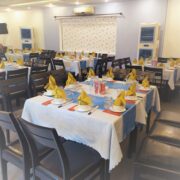 Nhà Hàng Sông Giồng