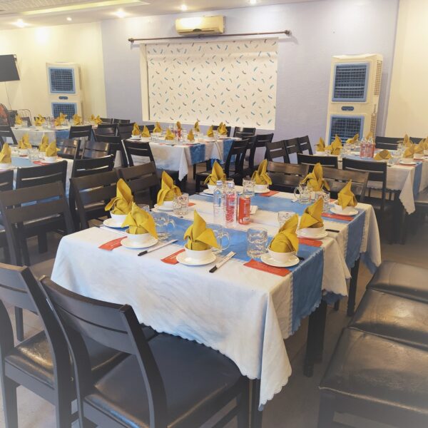 Nhà Hàng Sông Giồng