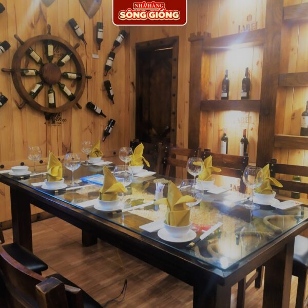 Nhà Hàng Sông Giồng