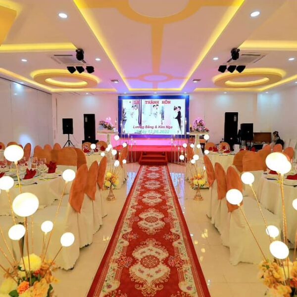 Nhà hàng Tân Uyên Ương