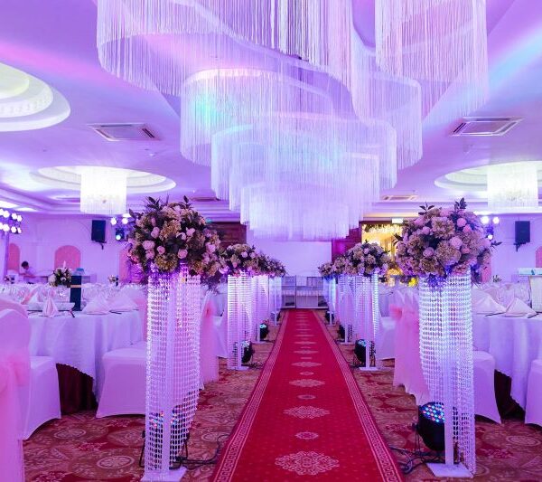 Nhà hàng Tân Uyên Ương